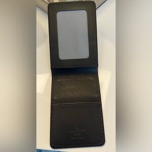 Authentic Sleek Louis Vuitton Leather Wallet/Credit Card holder vintage